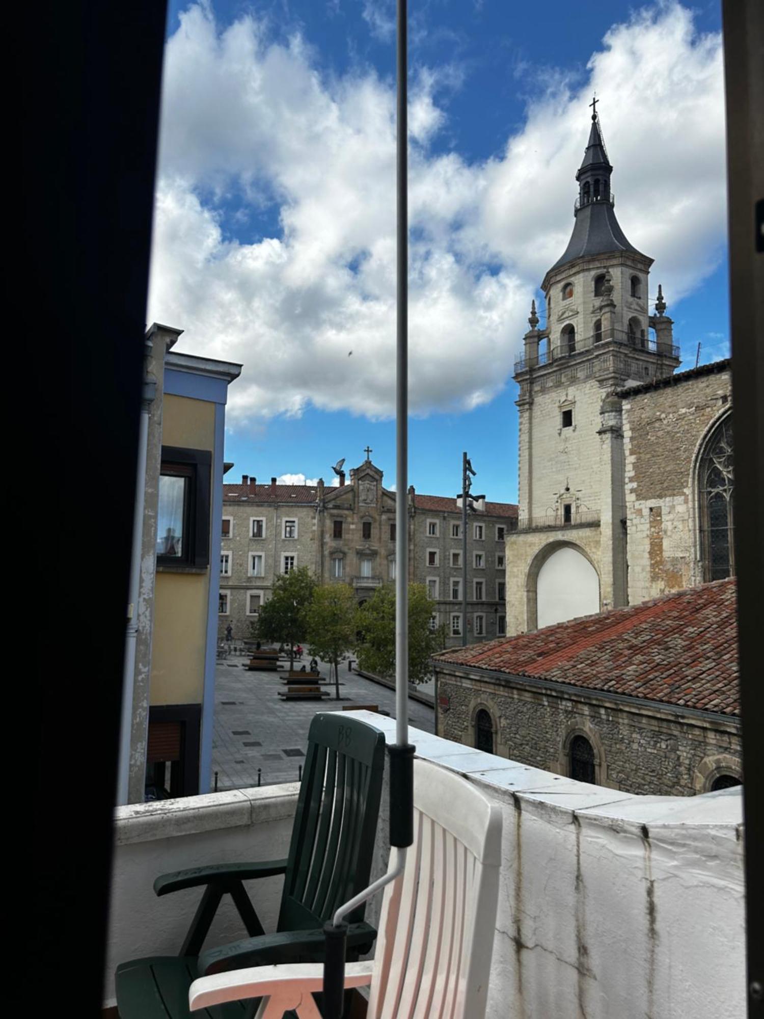 Habitacion Privada En Pleno Centro De Витория Экстерьер фото